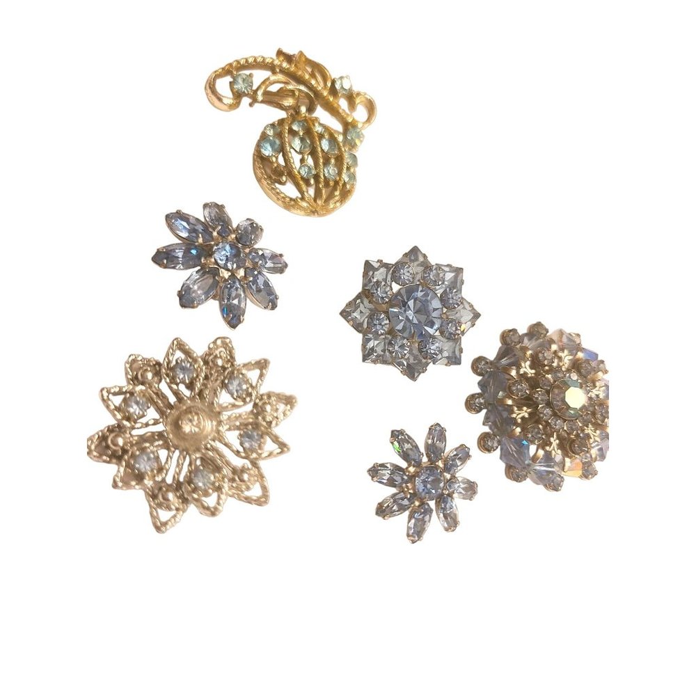 6 BEAUTIFUL VINTAGE BLUE STONE BROOCHES